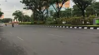 Jalan Pahlawan Semarang ditutup untuk meredam persebaran corona. (foto: Liputan6.com/erlinda pw/edhie prayitno ige)