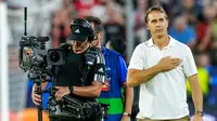 Reaksi pelatih kepala Sevilla Julen Lopetegui usai melawan Borussia Dortmund pada pertandingan Grup G Liga Champions di Stadion Ramon Sanchez Pizjuan, Sevilla, Spanyol, 5 Oktober 2022. Julen Lopetegui dipecat Sevilla menyusul kekalahan telak dari Borussia Dortmund 1-4. (AP Photo/Jose Breton)