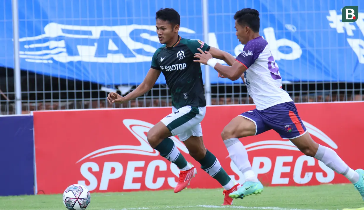 Dengan hasil ini, Persikabo mengumpulkan total 24 poin dari 24 laga. Dimas Drajad dan kawan-kawan yang secara total telah mengemas 5 kemenangan, 9 imbang dan 10 kekalahan masih tertahan di peringkat ke-14 klasemen sementara. (Bola.com/Nandang Permana)