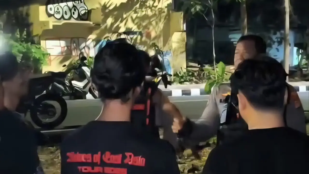 Perkara Sinte Empat Sahabat Saling Adu Pukul di Depok