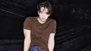 Selain punya suara yang indah, Chansung 2PM juga berbakat saat berakting. Sejak tampil di Unstoppable High Kick, ia pun banyak menerima tawaran untuk bermain di judul yang berbeda. (Foto: instagram.com/hwangchansung)