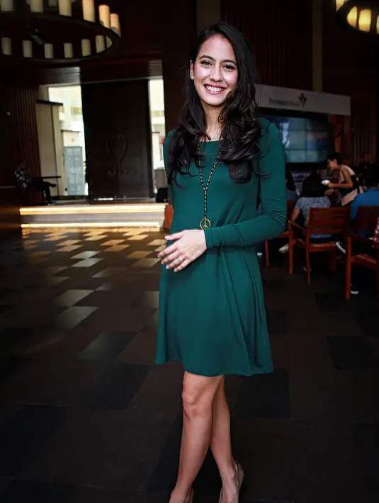 Pevita Pearce menjadikan investasi sebagai prioritas, adik dari Keenan Pearce ini sebisa mungkin menggunakan uang hasil keringatnya untuk berinvestasi untuk masa depan. Salah satunya dengan membeli tanah di beberapa tempat. (Deki Prayoga/Bintang.com)