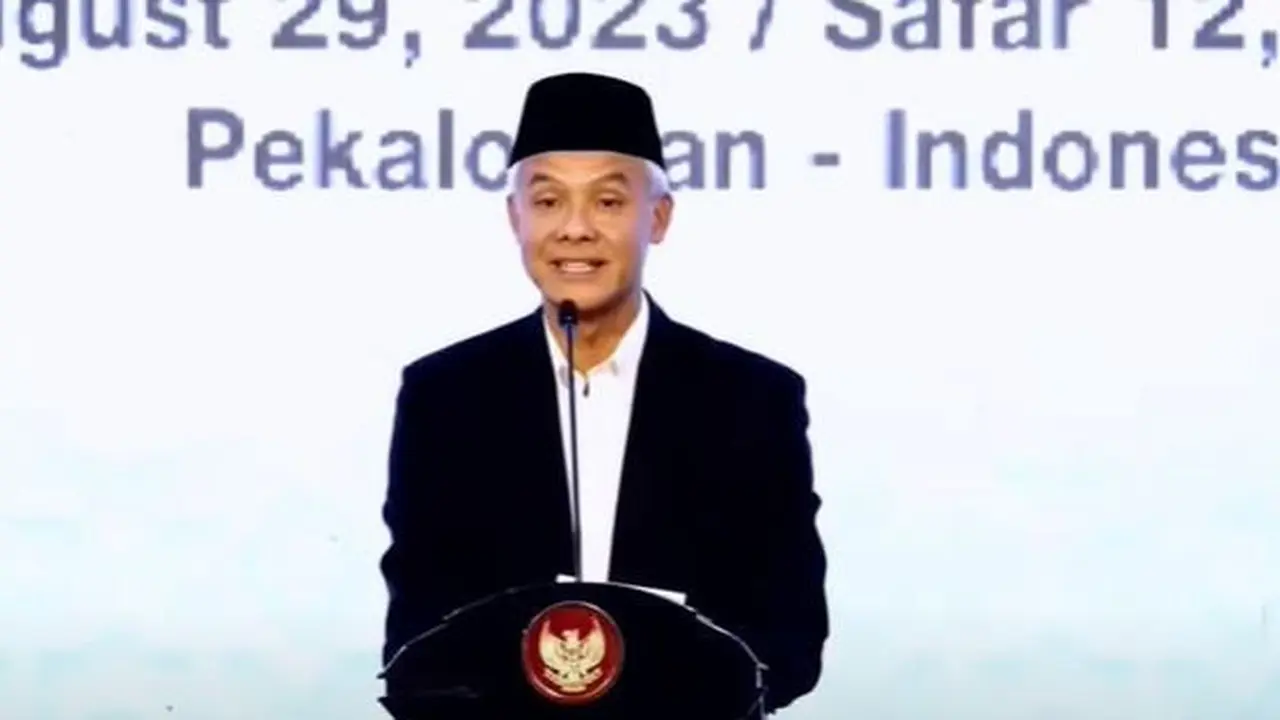 Gubernur Jawa Tengah (Jateng) Ganjar Pranowo saat memberikan sambutan dalam acara Muktamar Sufi Internasional di Pekalongan, Jawa Tengah.