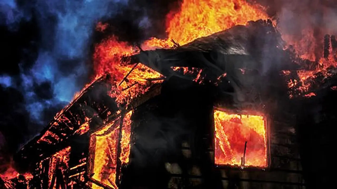Ilustrasi rumah terbakar