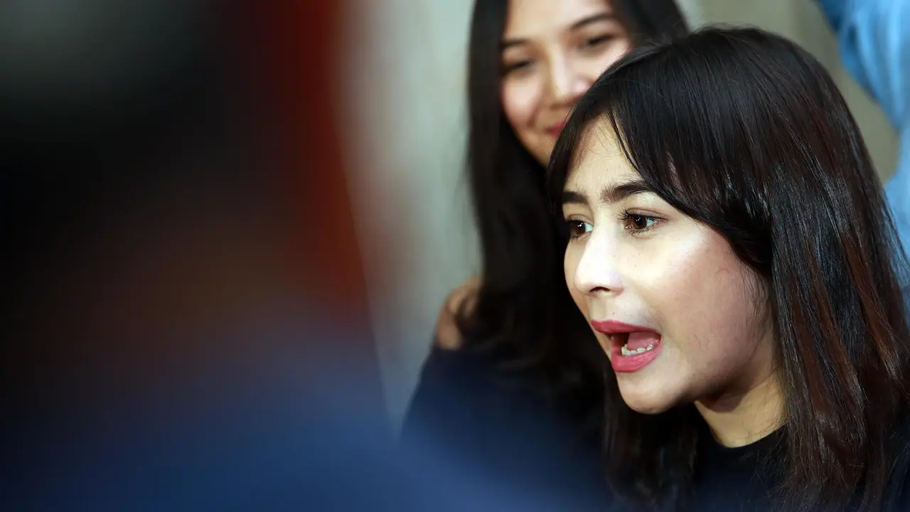 [Bintang] Prilly Latuconsina