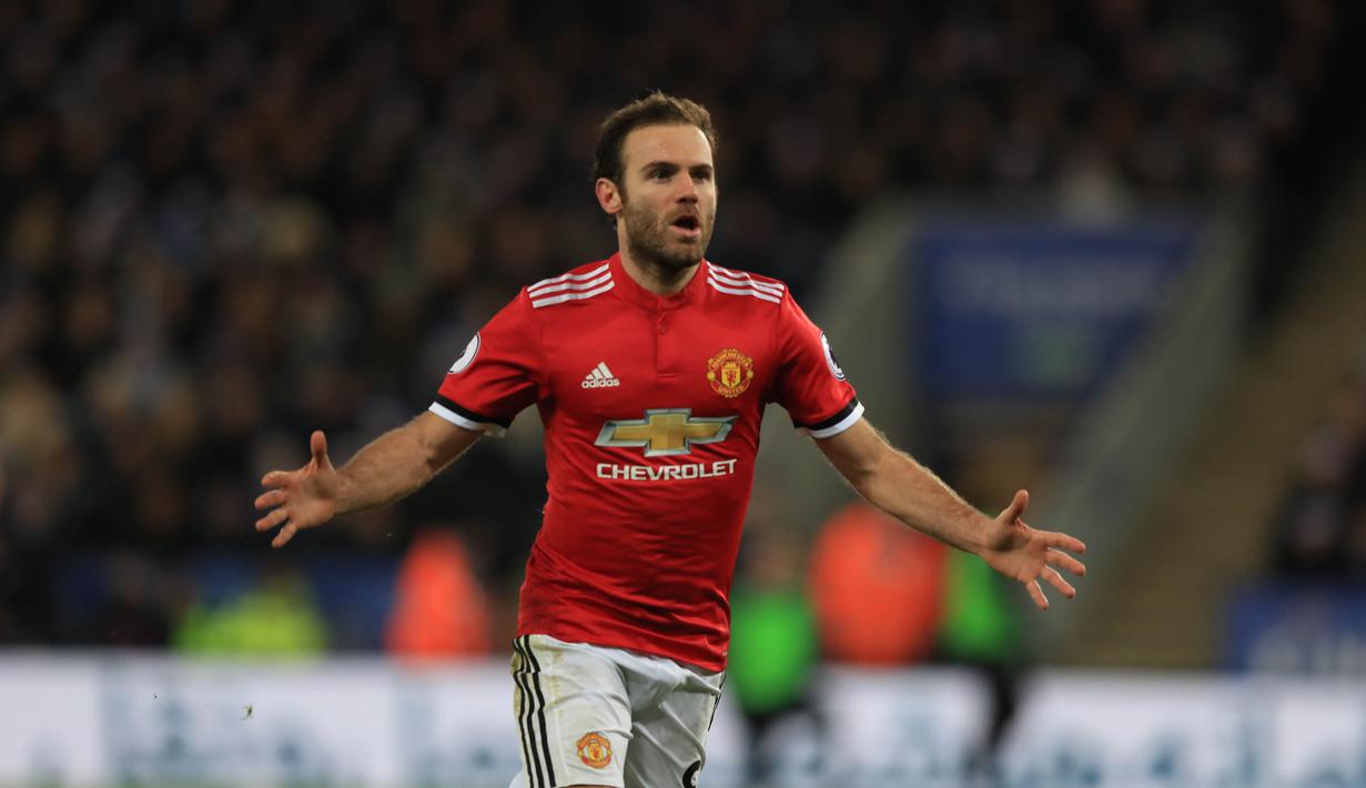 6. Juan Mata (Gelandang) - 145 ribu poundsterling per pekan. (AP/Mike Egerton)