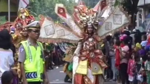 Berebut Gunungan, Warga Kehilangan Ponsel dan Kalung Emas
