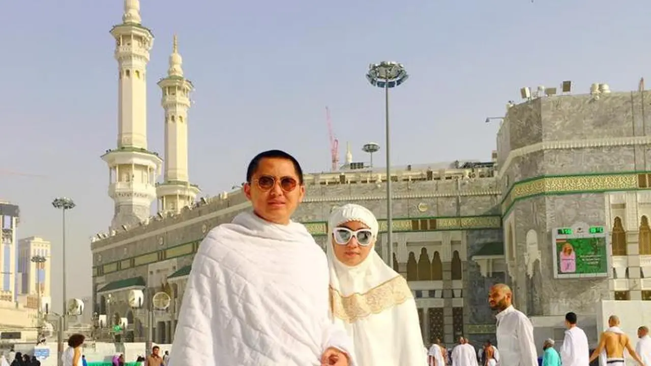 [Bintang] Foto Anniesa Hasibuan dan Suami Sebelum dan Sesudah Masuk Tahanan