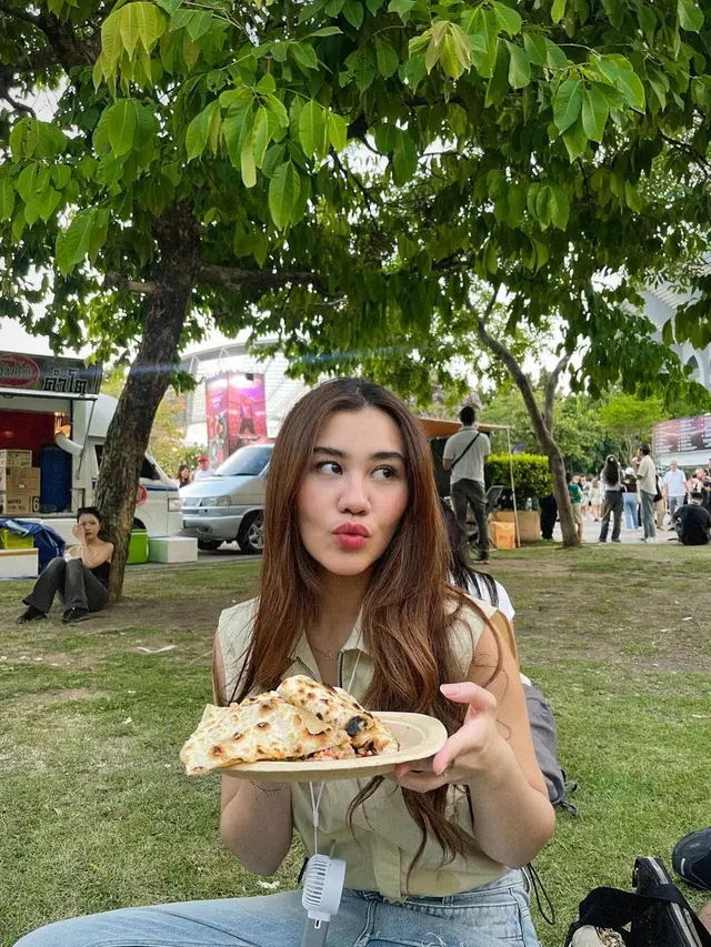 Aaliyah Massaid di taman (Instagram/aaliyah.massaid)