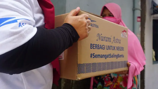 Kisah Haru Hasim & Sukir Ketika Terima Bantuan #SemangatSalingBantu dari Astra