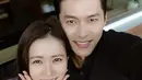 Kabar bahagia datang dari dua selebritis Korea Selatan Hyun Bin dan Son Ye Jin. Mereka berdua lewat Instagram memberi tahu jika akan menikah bulan depan. Nah, berikut ini tampilan Hyun Bin yang tertangkap kamera saat bersama Son Ye Jin