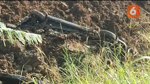 Mobil terperosok ke dalam longsoran Tol Bocimi (Liputan6.com/Istimewa).