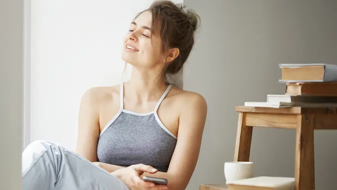 wanita oktober low profile