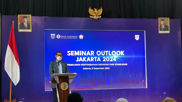 Ketua Ikatan Sarjana Ekonomi Indonesia (ISEI) Jakarta, Inarno Djajadi dalam Seminar Outlook Jakarta 2024 dengan tema "Optimalisasi Pertumbuhan Ekonomi dan Stabilisasi”.