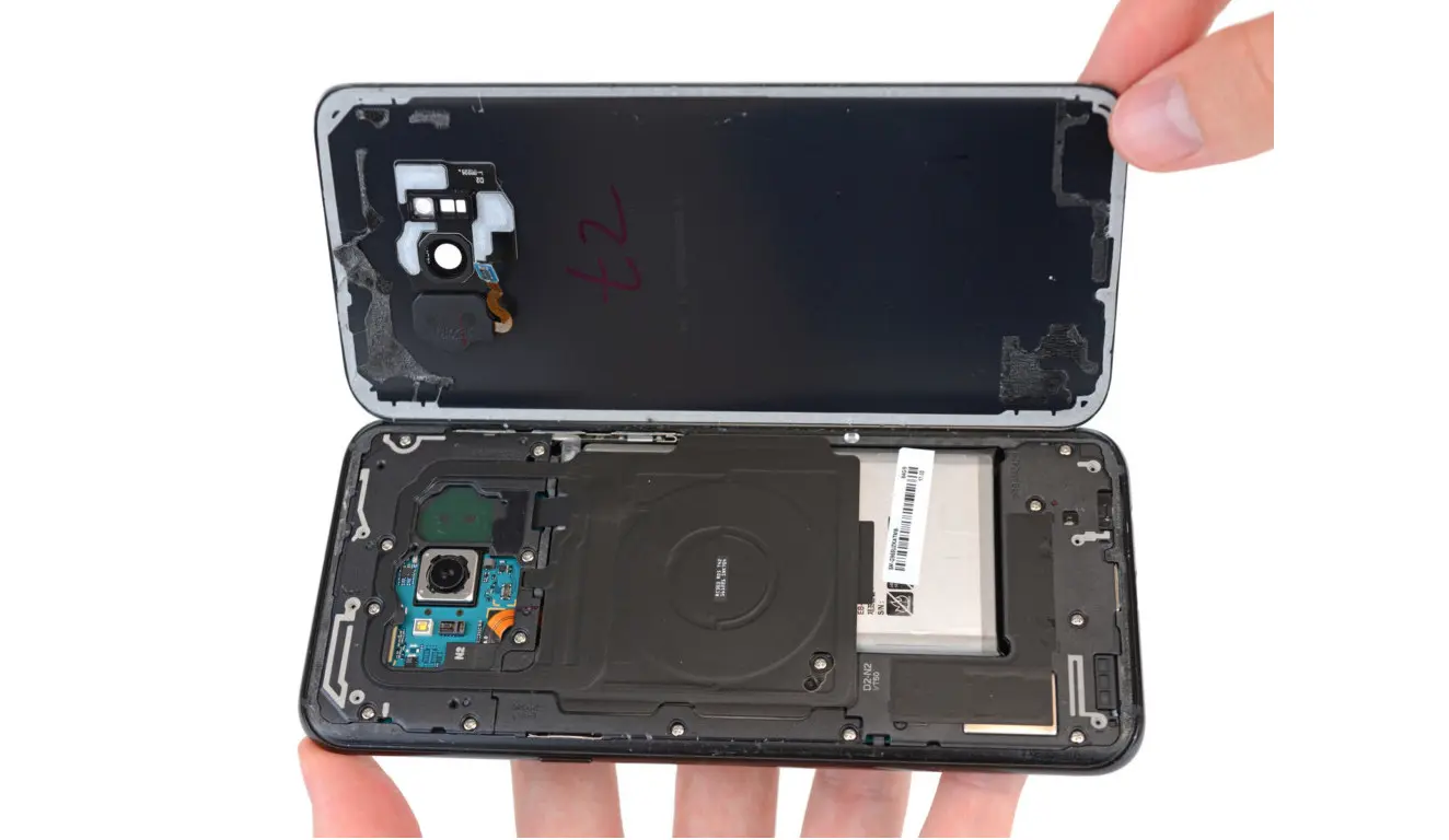 Galaxy S8 Dibongkar (Sumber: iFixit)