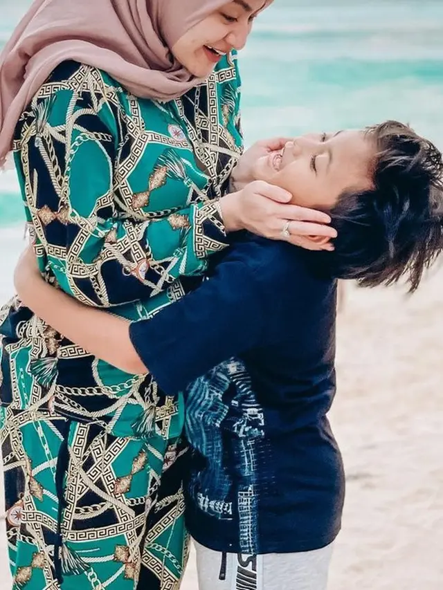 6 Potret Kebersamaan Nathalie Holscher dan Anak-Anak Sule Liburan di Bali, Seru