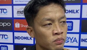 Pemain Persija Jakarta, Ilham Rio Fahmi, tampak berkaca-kaca setelah laga melawan Persita Tangerang di Indomilk Arena, Tangerang, Jumat (30/1/2026). (Bola.com/M. Adi Yaksa)