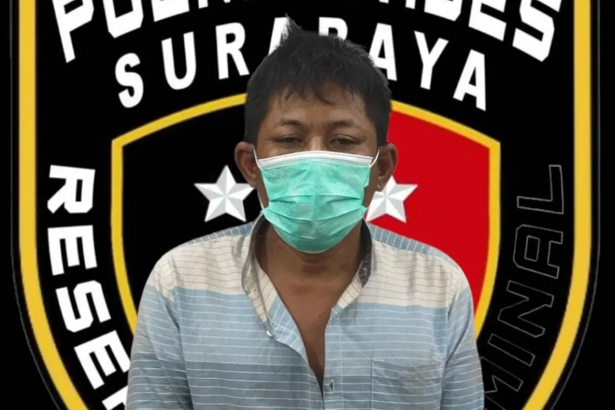 MS (45), pencuri kabel milik PT KAI di Jalan Ahmad Yani  Surabaya. (Dian Kurniawan/Liputan6.com).