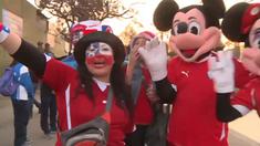 Tingkah unik suporter Cile di Copa America 2015.