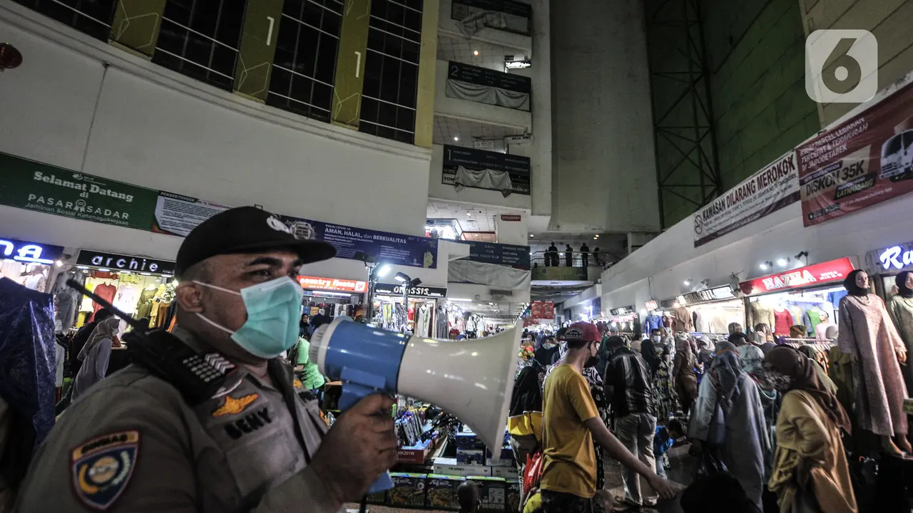 TNI-Polri Jaga Ketat Pasar Tanah Abang