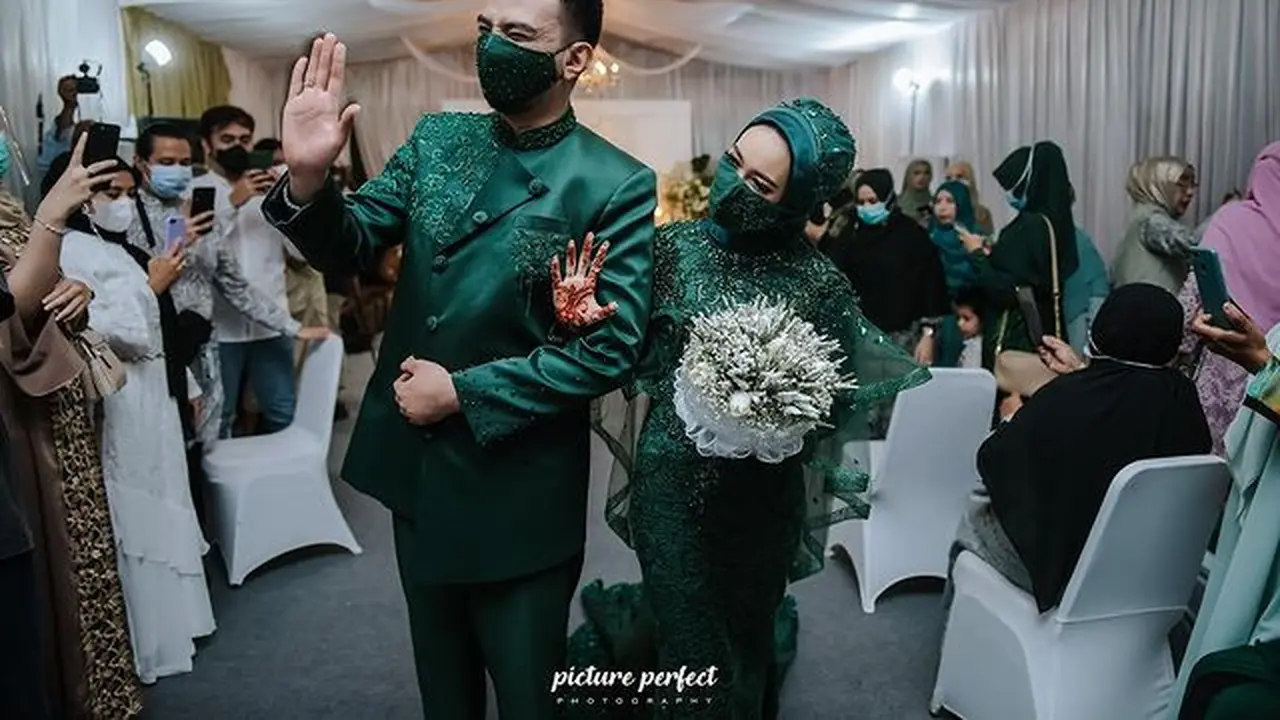 7 Momen Reza Zakarya dan Valda yang Jalani Henna Night