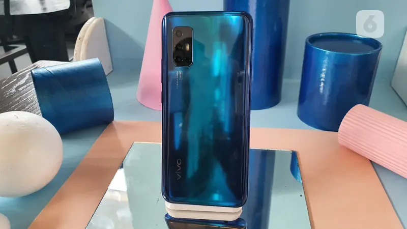 Tampilan belakang Vivo V19