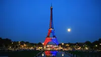 Jelang Final Liga Champions 2025/2026, Menara Eiffel Bermandi Cahaya Merah Biru