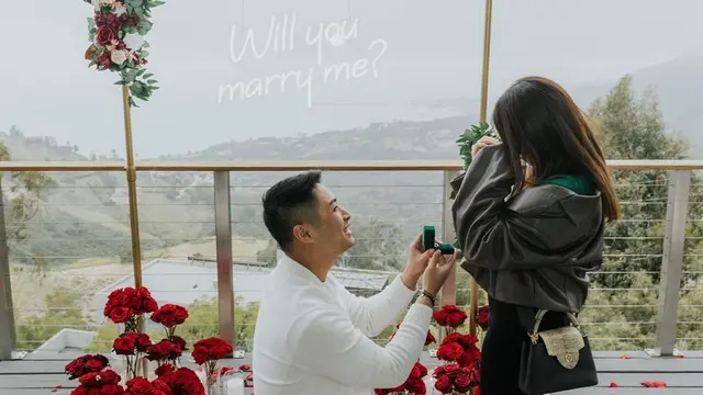 6 Momen Clarissa Tanoesoedibjo Dilamar Anthony Tjipto di Los Angeles, Romantis