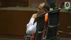 Terdakwa kasus dugaan kepemilikan senjata api illegal, Habil Marati saat menjalani sidang lanjutan di Pengadilan Negeri Jakarta Pusat, Kamis (10/10/2019). Sidang beragendakan pembacaan tanggapan JPU atas eksepsi yang dibacakan terdakwa dan penasehat hukum terdakwa. (Liputan6.com/Helmi Fithriansyah)