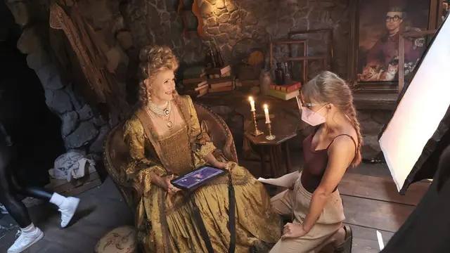 Taylor Swift dalam video musik "Bejeweled" (Foto: Instagram @taylorswift)