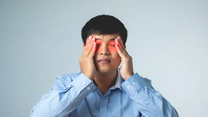 Percaya Mitos Mata Berkedut, Pria di China Malah Alami Ablasio Retina