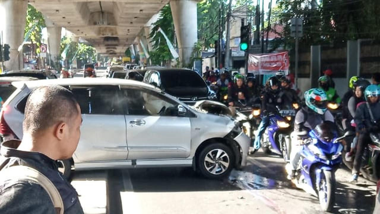 Tabrakan Beruntun di Jalan Antasari, Jakarta Selatan