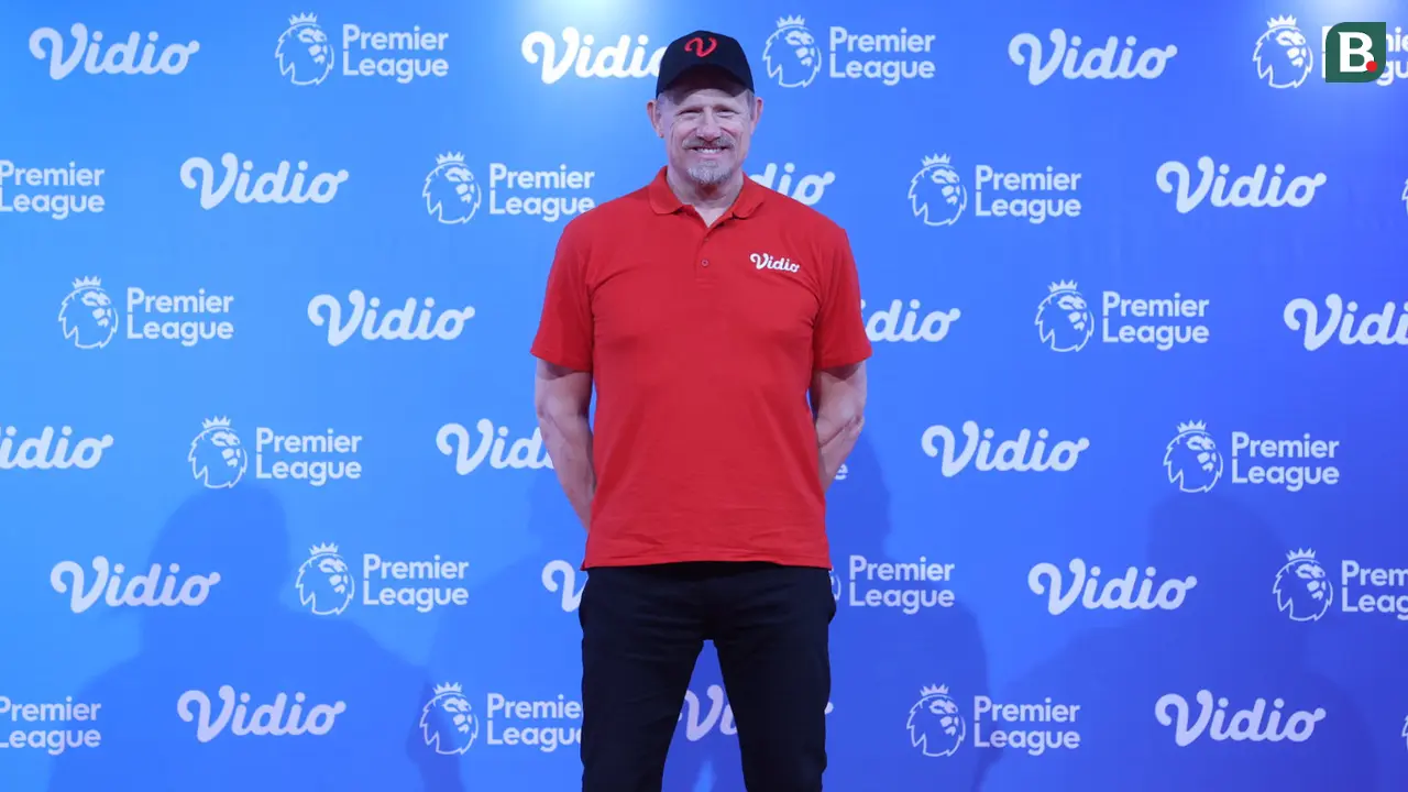 Press Conference Vidio.com dan Peter Schmeichel