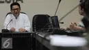 Ketua KPU Husni Kamil Manik memberikan keterangan saat diskusi publik di Media Center Bawaslu, Jakarta, Jumat (10/6). Diskusi membahas mengenai tanggapan dan persiapan teknis penyelenggaraan Pilkada merujuk pada UU (Liputan6.com/Helmi Afandi)