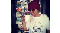 Semangati Penderita Kanker, Ria Irawan Peloroti Celana
