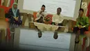 KH. Ma'aruf Amin (kedua kiri) memberikan keterangan pers terkait fatwa MUI MUI tentang Hukum dan Pedoman Bermuamalah Melalui Medsos, Jakarta, Senin (5/6). (Liputan6.com/Helmi Afandi)
