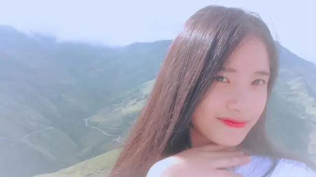 [Bintang] Bantu Ibu Berjualan Tahu, Remaja Cantik Berusia 17 Tahun Ini Langsung Jadi Viral