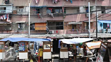 Suasana bangunan Rusun Tanah Merah, Penjaringan, Jakarta Utara, Selasa (29/3). Pemprov DKI menganggarkan Rp3 triliun untuk membangun rusun, baik pembangunan rusun baru, maupun untuk lanjutan pembangunan rusun tahun 2015. (Liputan6.com/Immanuel Antonius)