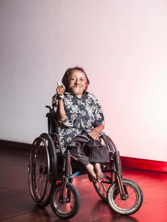 Kisah Pak Ponijo, Penyandang Disabilitas Penjual Koran yang Sisihkan Uangnya Demi Penuhi Gizi Anak Indonesia