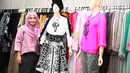 Iriana Jokowi Kunjungi Tuty Adib Untuk Fitting Baju (M. Akrom Sukarya/Bintang.com)