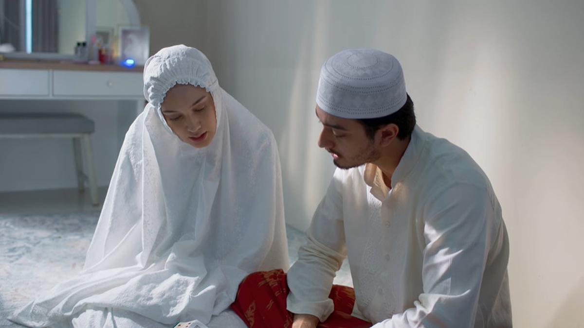 Sinopsis Film 172 Days Kisah Cinta Penuh Haru Mendiang Ustaz Ameer Azzikra Regional 
