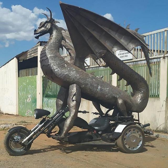 7 Potret Modifikasi Bentuk Sepeda Motor, Dari Babi Hingga Naga