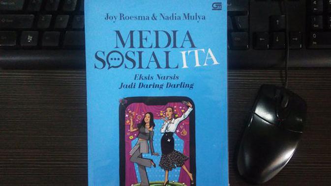 Review Buku  Media Sosialita Joey Roesma dan Nadia Mulya 
