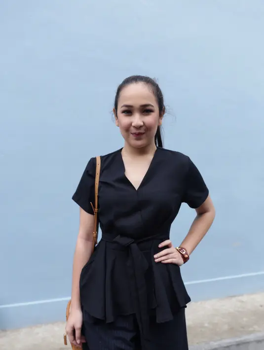 Sahabat dari Ify ‘Blink’ ini menyukai motif polkadots karena unik dan menarik