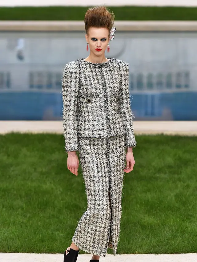 Persembahan Nyentrik Chanel untuk Pekan Mode Haute Couture 2019