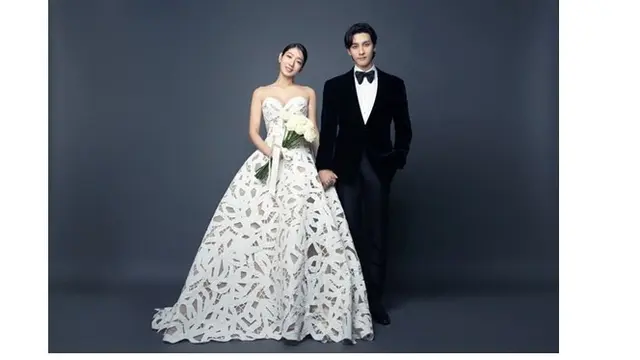 10 Potret Pernikahan Park Shin Hye dan Choi Tae Joon, Penuh Bahagia