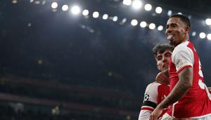 Kai Havertz (Kiri) merayakan mencetak gol pertama timnya bersama Gabriel Jesus pada pertandingan sepak bola Grup B Liga Champions UEFA antara Arsenal dan RC Lens di Stadion Arsenal di London utara pada 29 November 2023. (Ian Kington / IKIMAGES / AFP)