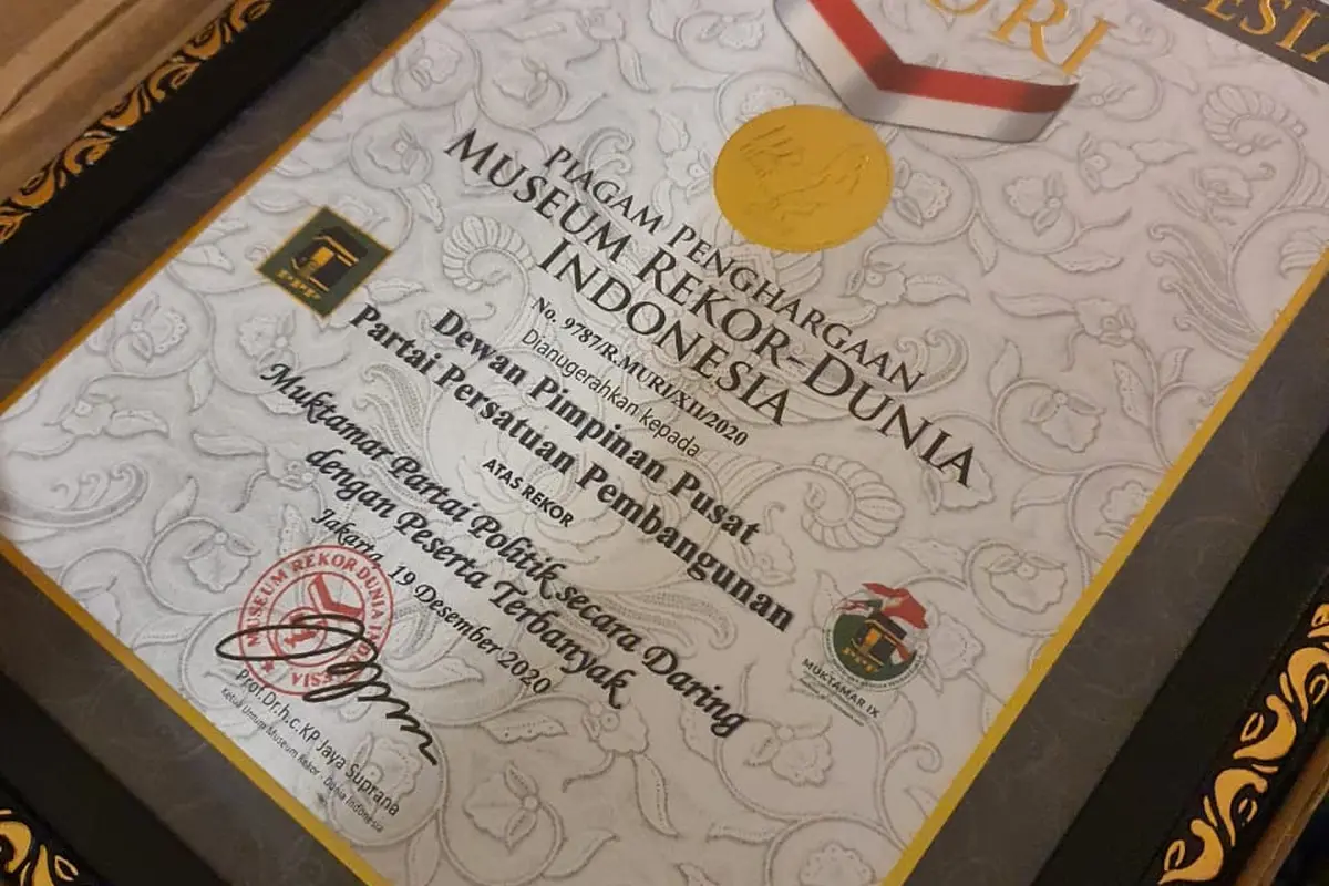 Muktamar IX Partai Persatuan Pembangunan (PPP) mendapatkan pengharagaan Museum Rekor Dunia Indonesia (MURI) sebagai Muktamar partai politik secara daring dengan peserta terbanyak.