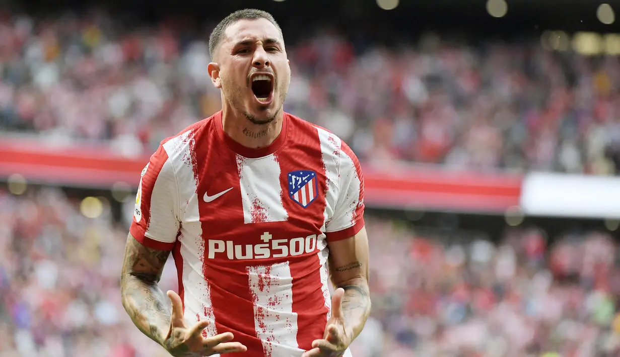 Jose Gimenez menjadi salah satu palang pintu yang paling diandalkan Atletico Madrid saat ini. Bek tengah asal Uruguay itu kini memiliki nilai pasar mencapai 50 juta euro atau setara Rp784 miliar. (AFP/Jose Jordan)