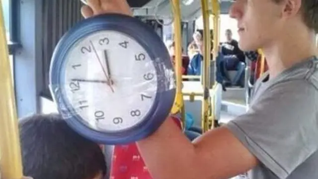 6 Potret Modifikasi Jam Tangan Ini Nyeleneh, Ada yang Dari Boneka Barbie